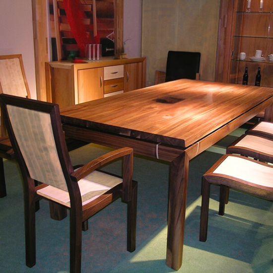 Massivholz Esszimmertisch – Schreinerei Bayer